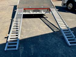 2000 IZUZU Frr500a 175 Siteck Tilt Tray Read Full Spec $45000+Gst IZUZU FRR 500 175 SITECK WHITE