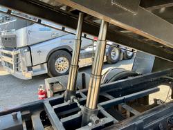 2000 IZUZU Frr500a 175 Siteck Tilt Tray Read Full Spec $45000+Gst IZUZU FRR 500 175 SITECK WHITE