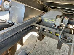 2000 IZUZU Frr500a 175 Siteck Tilt Tray Read Full Spec $45000+Gst IZUZU FRR 500 175 SITECK WHITE