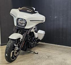 2025 Harley-Davidson Street Glide 117 (FLHX) Touring White