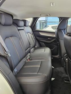 2024 Mazda
                CX-60 G40e Evolve