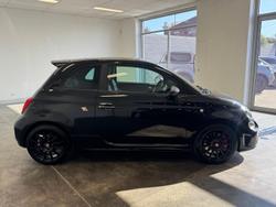 2023 Abarth 695 Competizione