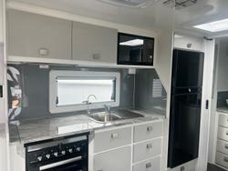 2025 JB Caravans Dirt Roader 18.6