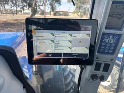 2020 New Holland T8.435