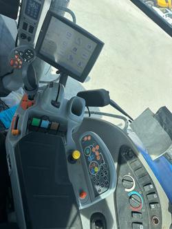 2020 New Holland T8.435