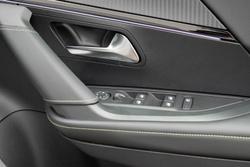 2025 Peugeot 2008 GT Hybrid P24 MY25 Okenite White