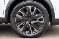 2025 Peugeot 2008 GT Hybrid P24 MY25 Okenite White