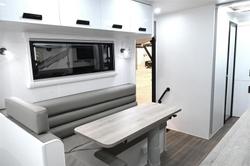 2025 VICTORY CARAVANS Trophy 21'6 bunk