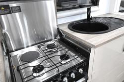 2025 VICTORY CARAVANS Trophy 21'6 bunk