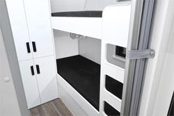 2025 VICTORY CARAVANS Trophy 21'6 bunk