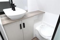 2025 VICTORY CARAVANS Trophy 21'6 bunk