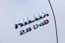 2017 Toyota
                Hilux SR5