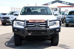 2017 Toyota
                Hilux SR5