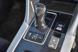 2023 Mitsubishi
Eclipse Cross PHEV ES