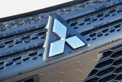2023 Mitsubishi
Eclipse Cross PHEV ES