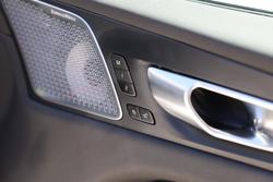 2025 Volvo XC60 Ultra T8 Plug-In Hybrid