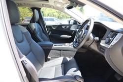 2025 Volvo XC60 Ultra T8 Plug-In Hybrid