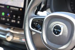 2025 Volvo XC60 Ultra T8 Plug-In Hybrid