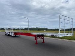 2024 Lusty Pumpa 45' Flat Top Extendable R/Train Lead Trailer