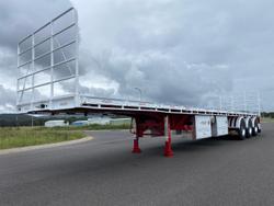 2024 Lusty Pumpa 45' Flat Top Extendable R/Train Lead Trailer