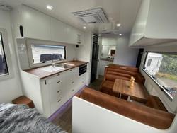 2025 Urban Caravans X-Terrain 18.9