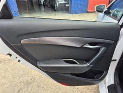 2014 Hyundai i40 Elite VF2 Creamy White