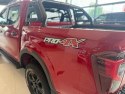 2024 Nissan Navara PRO-4X