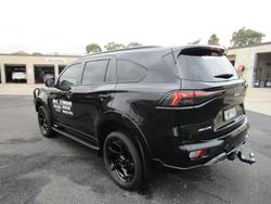 2024 Isuzu
MU-X X-TERRAIN