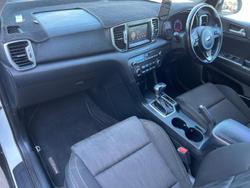 2016 Kia
                Sportage Si