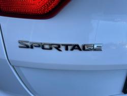 2016 Kia
                Sportage Si