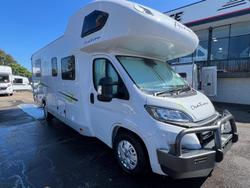 2025 Avan Ovation M6 Island Bed