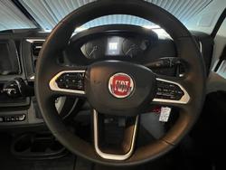 2025 Avan Ovation M6 Island Bed