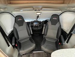 2025 Avan Ovation M6 Island Bed