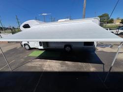 2025 Avan Ovation M6 Island Bed