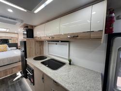 2025 Avan Ovation M6 Island Bed