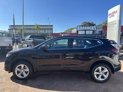 2018 Nissan
                QASHQAI ST