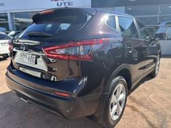 2018 Nissan
                QASHQAI ST