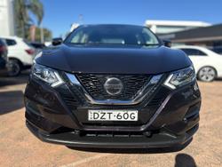 2018 Nissan
                QASHQAI ST