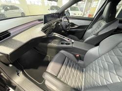 2024 Peugeot
3008 GT Premium Hybrid