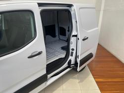 2024 Peugeot
Partner Pro