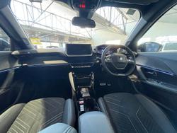 2024 Peugeot 2008 GT Hybrid