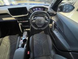 2024 Peugeot 2008 GT Hybrid