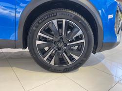 2024 Peugeot 2008 GT Hybrid