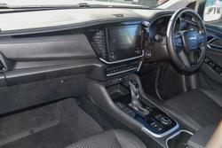 2024 Isuzu
MU-X LS-U