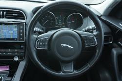 2016 Jaguar
F-PACE 30d Prestige