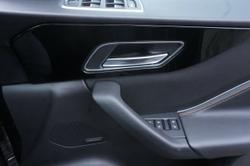2016 Jaguar
F-PACE 30d Prestige