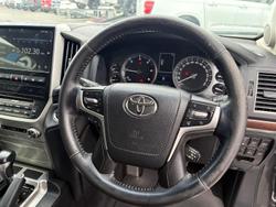 2017 Toyota
                Landcruiser VX