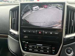 2017 Toyota
                Landcruiser VX