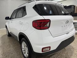 2021 Hyundai
                Venue 