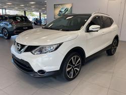 2017 Nissan
                QASHQAI Ti
